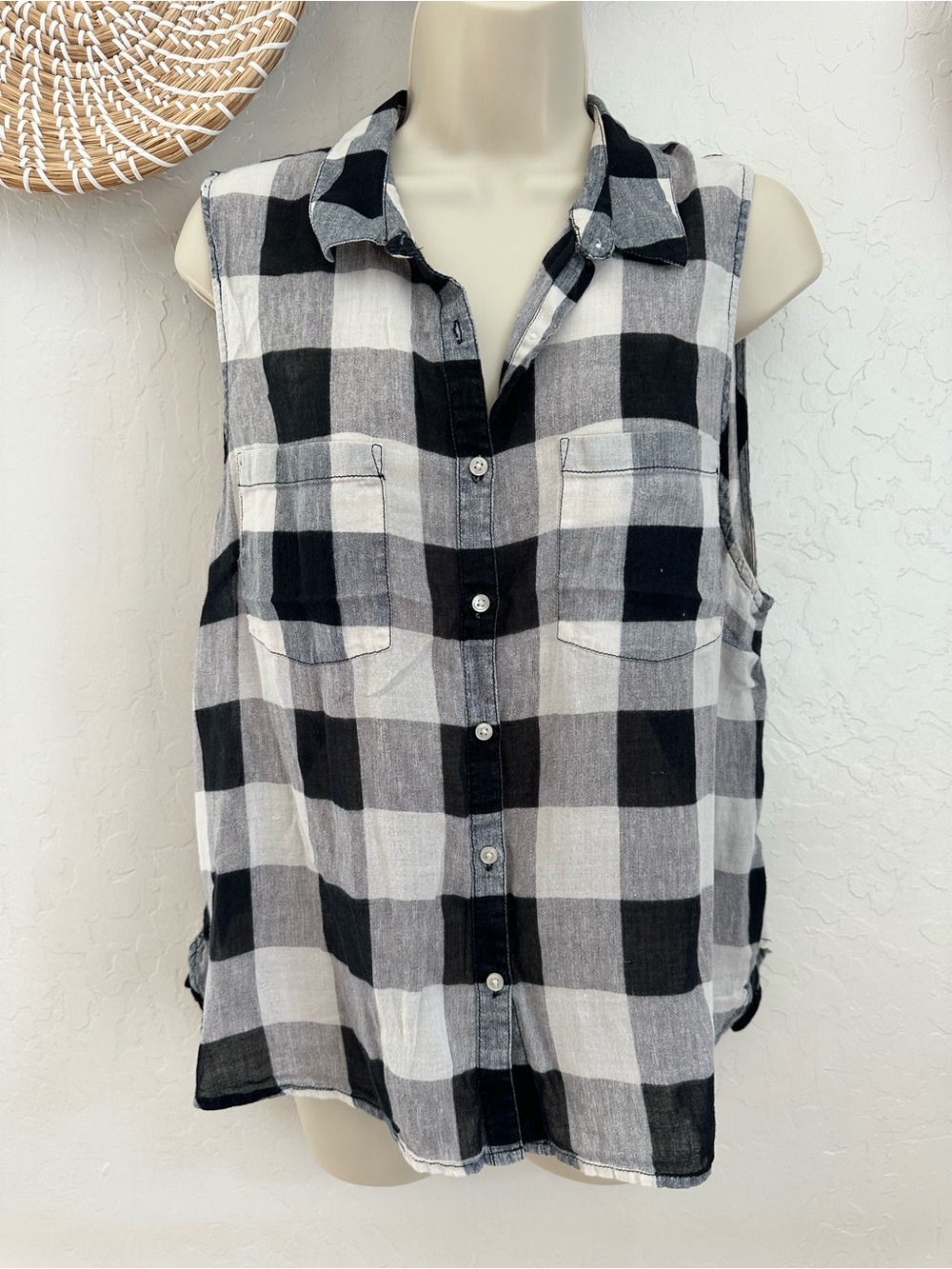 American Eagle Outfitters Buffalo Plaid Button-Up Tank Top. Size XL